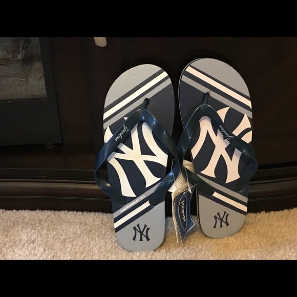 ny yankees flip flops